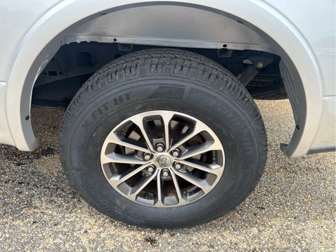 Used 2018 Ford F150 XLT w/ Equipment Group 302A Luxury RWD image 19