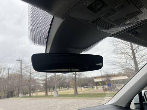 Certified 2023 Volkswagen Tiguan SE image 25