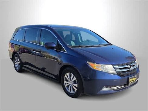 Used 2016 Honda Odyssey SE image 2
