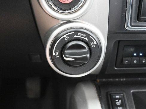 Used 2021 Nissan Titan SV w/ SV Convenience Package image 20