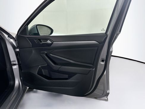 Used 2024 Volkswagen Jetta SE image 30