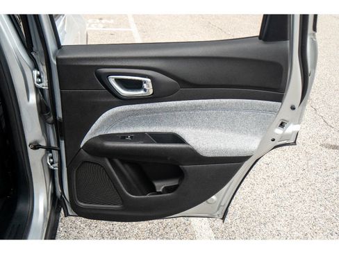 Used 2025 Jeep Compass Latitude AWD/4WD image 20
