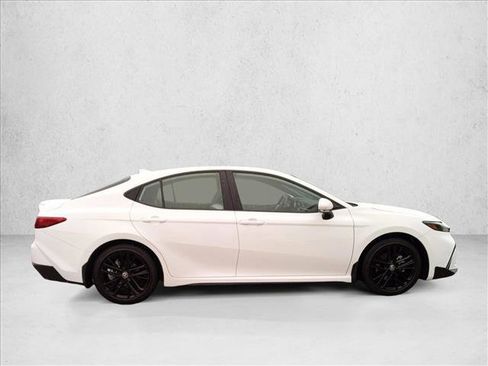 Used 2026 Toyota Camry SE w/ Convenience Package FWD image 4