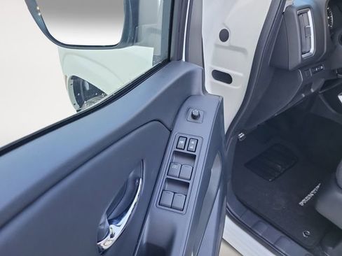 New 2025 Nissan Frontier SV image 11