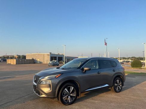 Certified 2023 Nissan Rogue SL w/ SL Premium Package AWD/4WD image 7