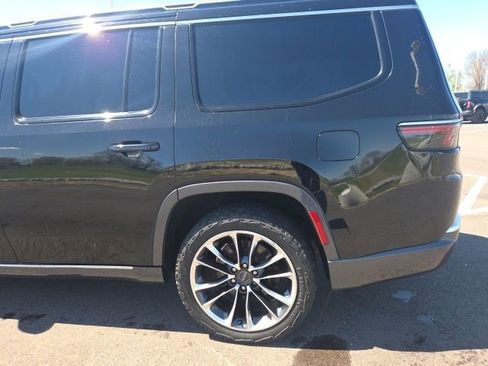 Used 2022 Jeep Wagoneer Series III w/ Premium Group I image 17