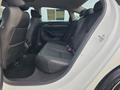 Used 2021 Honda Accord Touring image 19