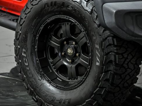 Used 2018 Jeep Wrangler Unlimited Sport AWD/4WD image 3