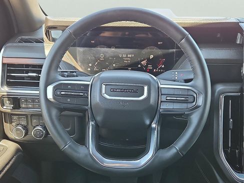 Used 2025 GMC Yukon Denali AWD/4WD image 14