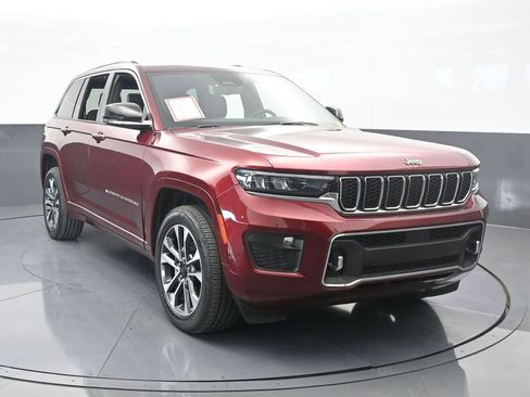 Used 2023 Jeep Grand Cherokee Overland w/ Luxury Tech Group IV image 9