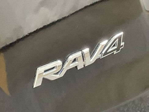 Used 2015 Toyota RAV4 XLE image 22