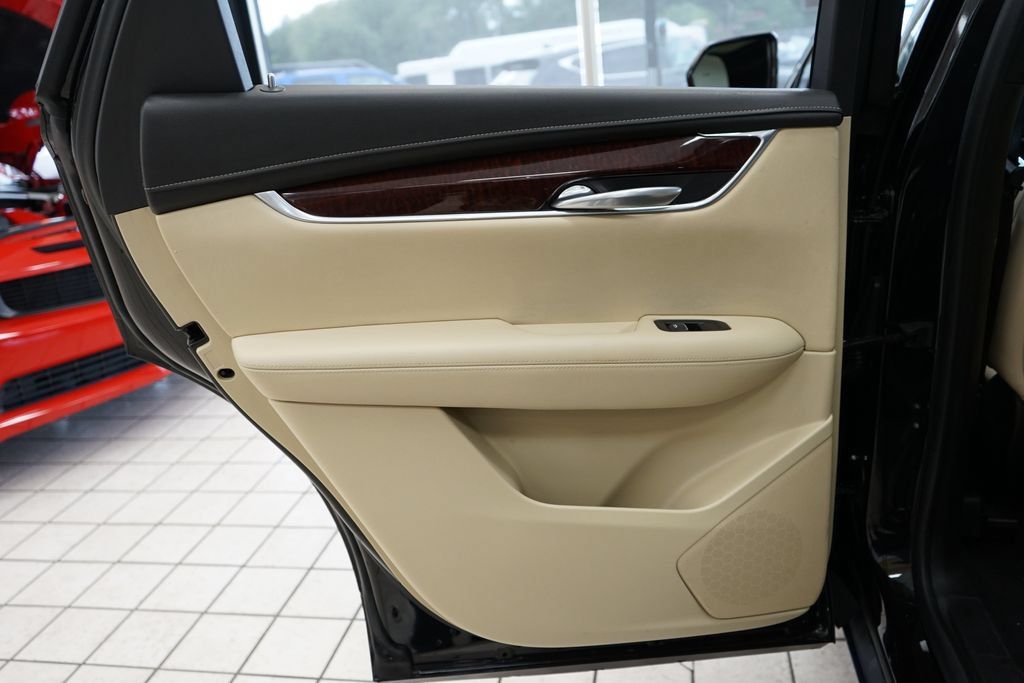 Used 2018 Cadillac XT5 Luxury AWD/4WD image 44