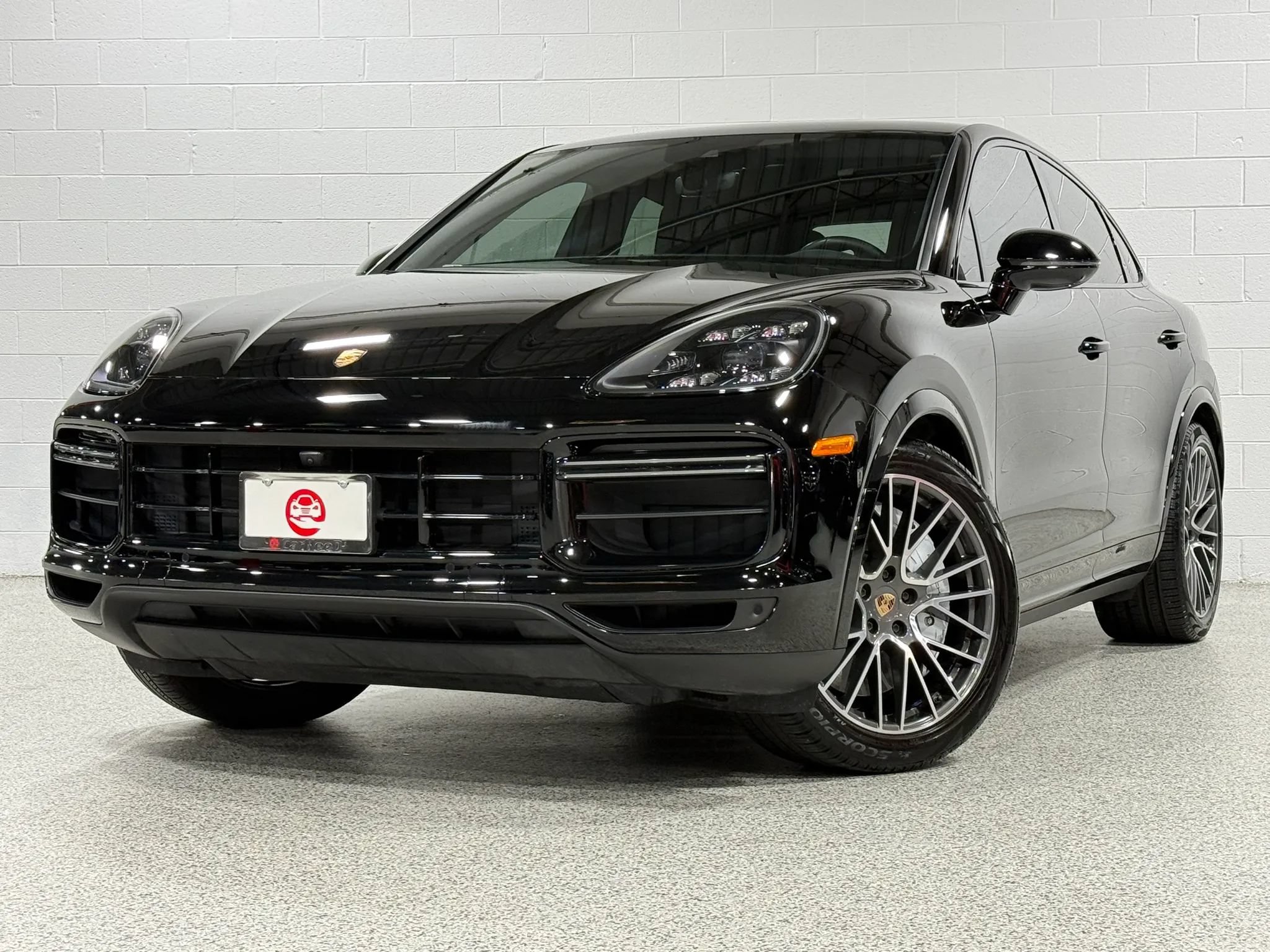 Used 2023 Porsche Cayenne Turbo AWD/4WD image 2