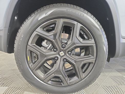 Used 2024 Rivian R1S Adventure AWD/4WD image 12