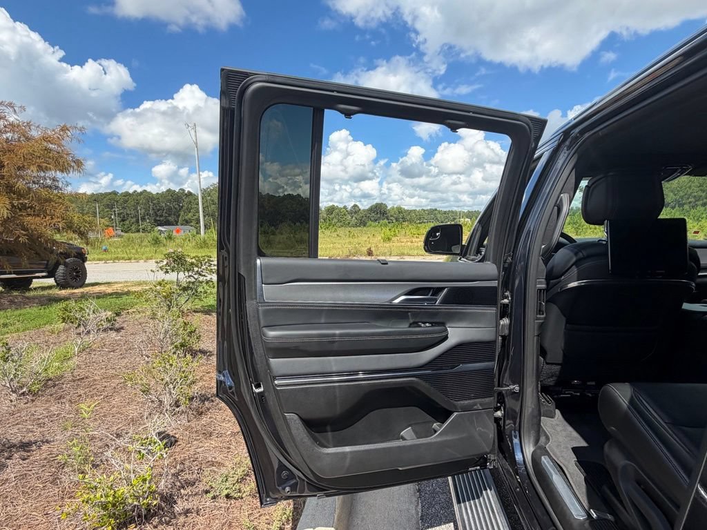 Used 2023 Jeep Grand Wagoneer 4WD w/ Rear Seat Video Group 1 image 54