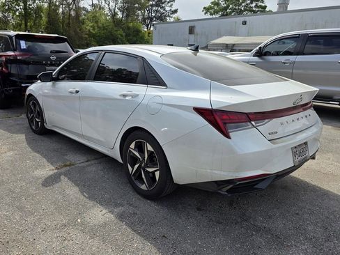 Used 2021 Hyundai Elantra SEL w/ Convenience + Premium Package image 3