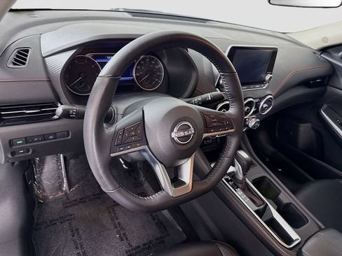 Used 2025 Nissan Sentra SR w/ SR Premium Package FWD image 9