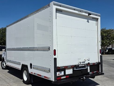 Used 2022 Ford E-350 and Econoline 350 Super Duty RWD image 13