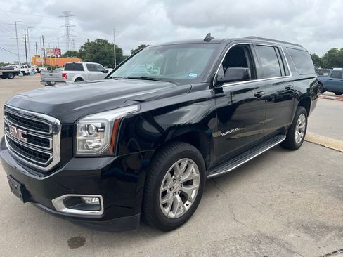 Used 2017 GMC Yukon XL SLT w/ Open Road Package AWD/4WD image 7