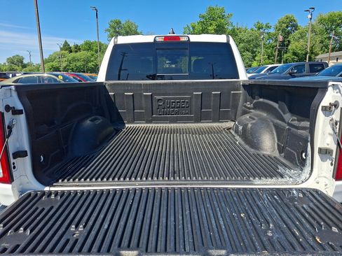 Used 2022 RAM 1500 Big Horn AWD/4WD image 18