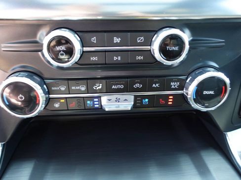 Used 2023 Ford F150 Lariat w/ Equipment Group 502A High image 51