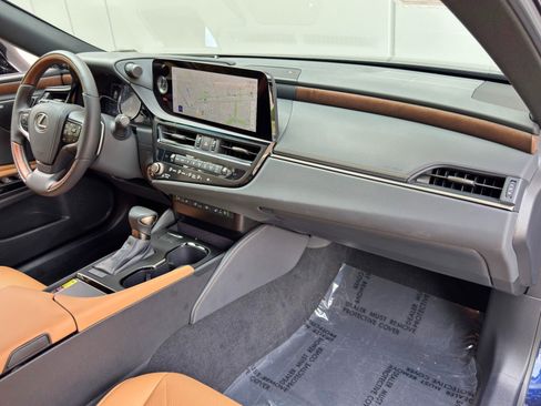 Used 2025 Lexus ES 350 Ultra Luxury w/ Accessory Package (Z1) FWD image 15