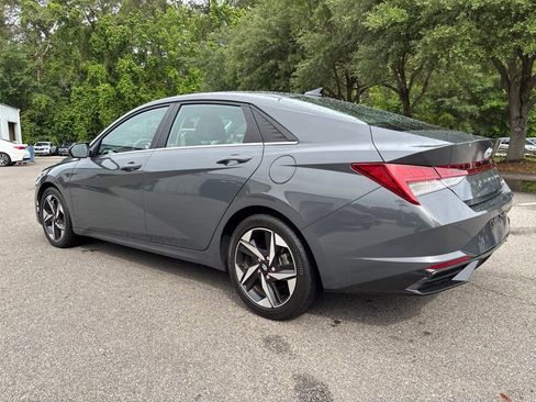 Used 2023 Hyundai Elantra Limited w/ Preferred Accessory Package FWD image 23