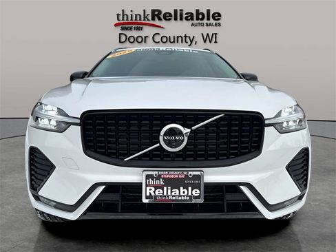 Used 2025 Volvo XC60 B5 Plus image 8