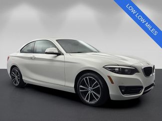 Used 2019 BMW 230i Coupe RWD video 1