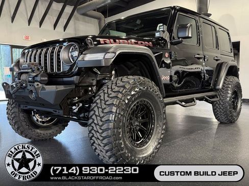 Used 2025 Jeep Wrangler Unlimited Rubicon w/ Convenience Group AWD/4WD image 8