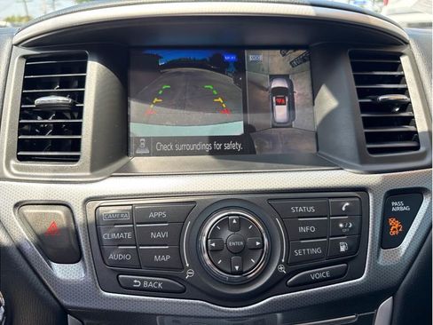 Used 2020 Nissan Pathfinder SL FWD image 35