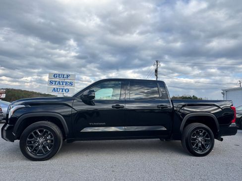 Used 2024 Toyota Tundra SR5 w/ SR5 Convenience Package image 1