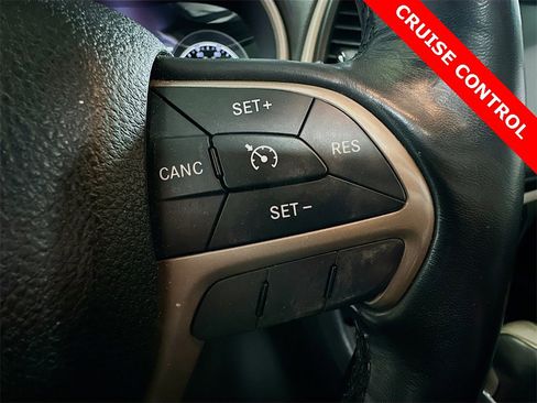 Used 2015 Jeep Cherokee Limited image 34