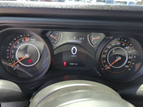 Certified 2025 Jeep Gladiator Sport AWD/4WD image 10