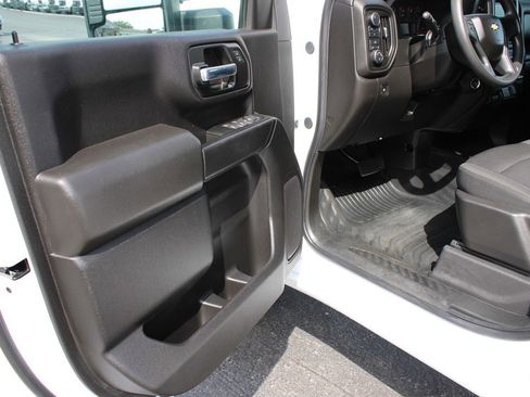 Used 2025 Chevrolet Silverado 2500 W/T w/ WT Convenience Package AWD/4WD image 28