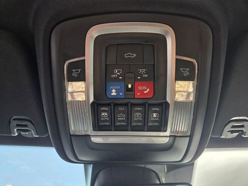 Used 2022 RAM 1500 Limited w/ Trailer Tow Group (B) AWD/4WD image 10