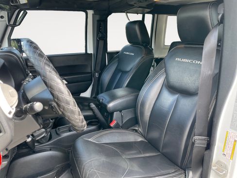 Used 2015 Jeep Wrangler Unlimited Rubicon AWD/4WD image 10