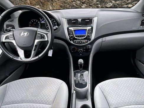 Used 2012 Hyundai Accent SE image 13