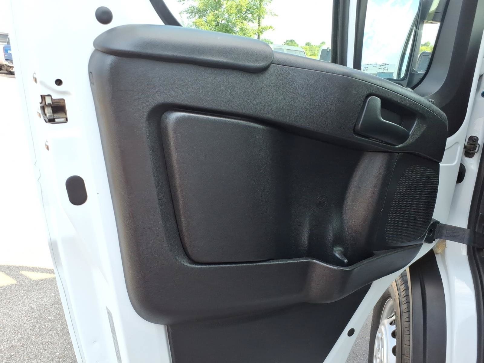 Used 2024 RAM ProMaster 2500 w/ Convenience Group FWD image 11
