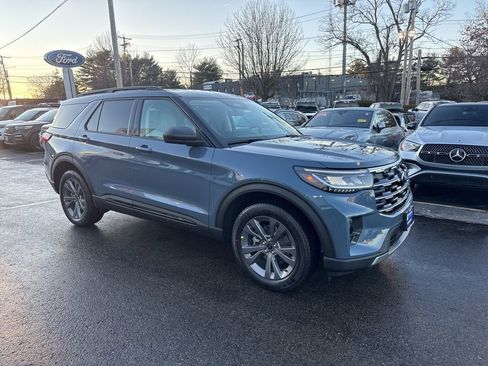 New 2026 Ford Explorer Active w/ Active Comfort Package image 3