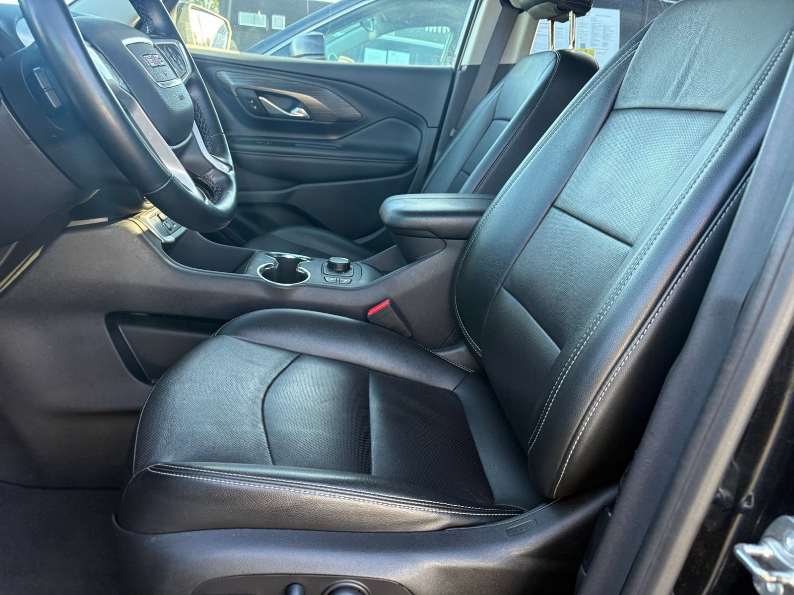 Used 2024 GMC Terrain SLT AWD/4WD image 26