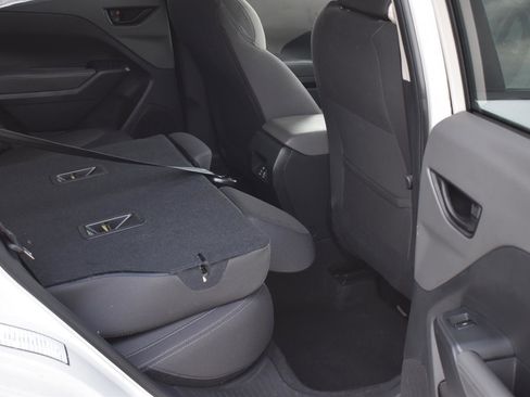 Used 2025 Subaru Crosstrek 2.0i Premium image 17