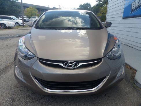 Used 2013 Hyundai Elantra GLS w/ Preferred Pkg FWD image 3