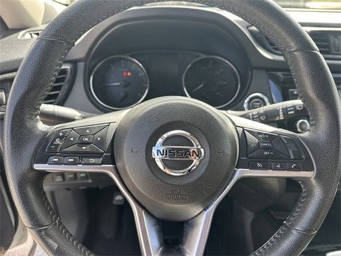 Used 2019 Nissan Rogue SV image 22