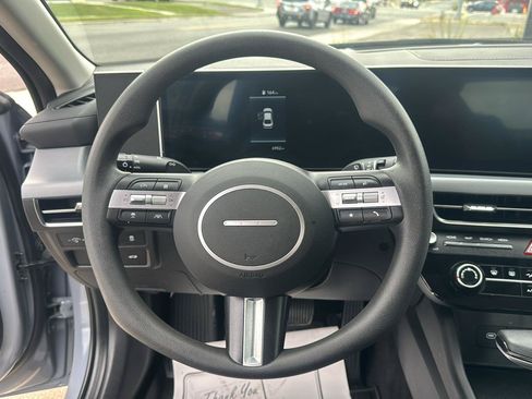 Used 2025 Hyundai Sonata SE FWD image 13