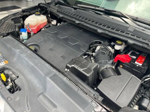 Used 2018 Ford Edge Titanium w/ Equipment Group 302A AWD/4WD image 35