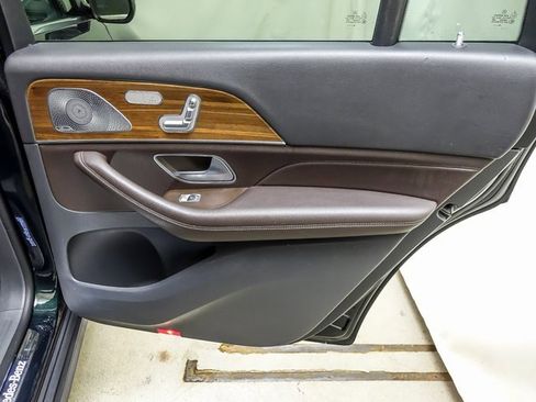 Used 2020 Mercedes-Benz GLS 450 4MATIC image 35