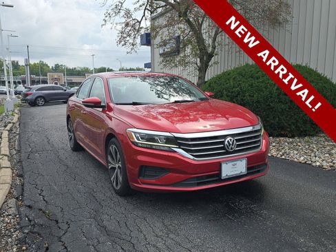 Used 2020 Volkswagen Passat 2.0T SEL FWD image 1