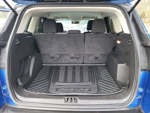 Used 2017 Ford Escape SE w/ Equipment Group 201A image 5