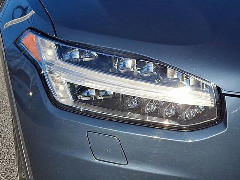 Used 2020 Volvo XC90 T6 Momentum image 9